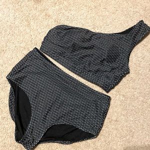 Albion Fit. Small top. Medium bottom. worn once